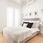 Cozy&Quiet Apartment With A/C In City Centre